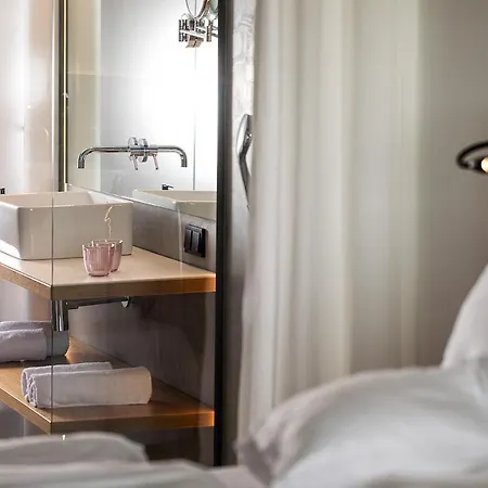 Design-chalet With Garden, Pool, & Restaurant *