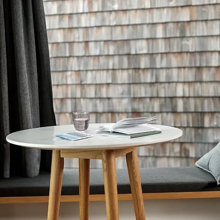 Design-chalet With Garden, Pool, & Restaurant 로하우