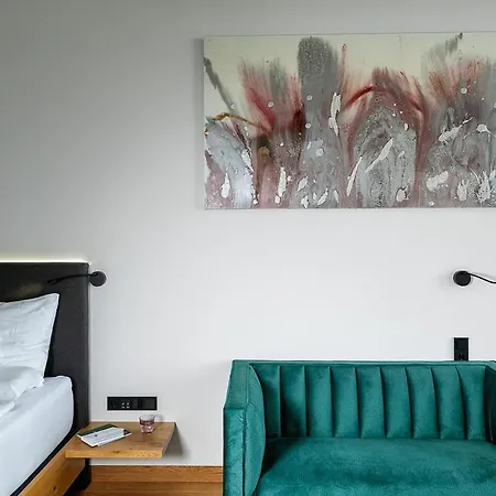 샬레 Design-chalet With Garden, Pool, & Restaurant 로하우